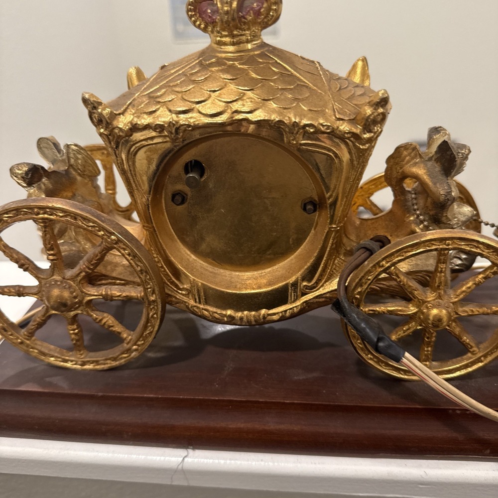 VINTAGE ELECTRIC UNITED CLOCK CORP FOUR HORSES CARRIAGE WORKS - Picture 11 of 13